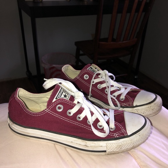 maroon converse - Picture 1 of 1